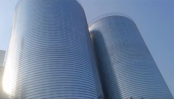 曲沃2座混凝土高架卷板仓